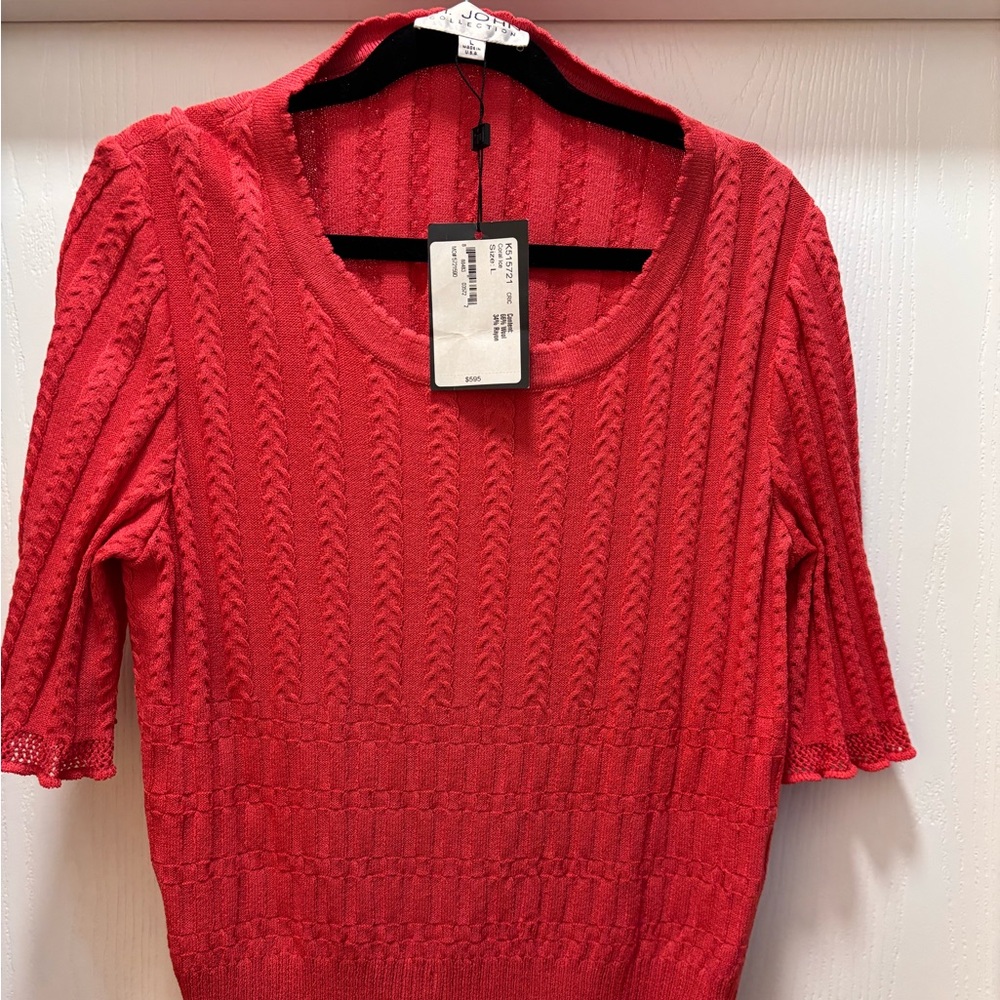 St. John’s sweater top. Still has tag on it. Downsizing my closet.